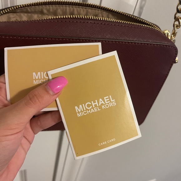 Michael Kors burgundy jet set crossbody bag - Picture 8 of 9